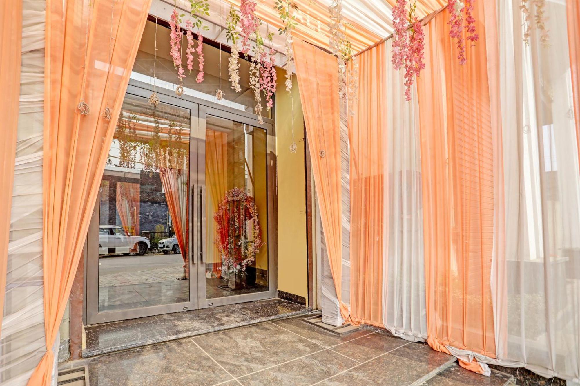 Hotel O Miraas Hotel And Banquet Hall 루드히아나 외부 사진